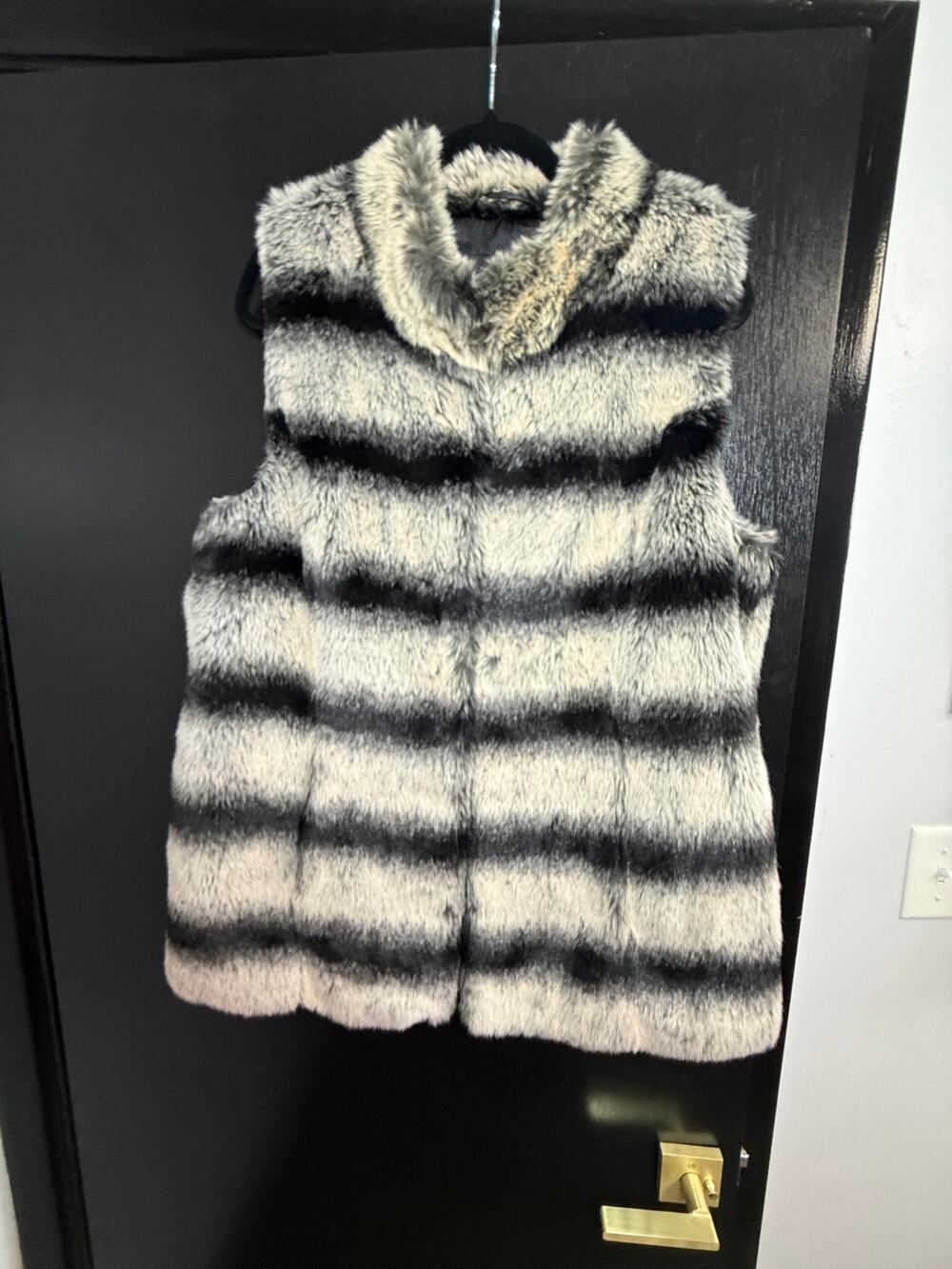 Rachel Zoe Faux Fur Vest Women’s L Black Gray Striped Chinchilla Style Glam